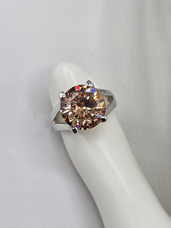 Swarovski Crystal Elements Silver Solitaire Ring Champagne Size 7 Prom Bridal - Picture 2 of 6